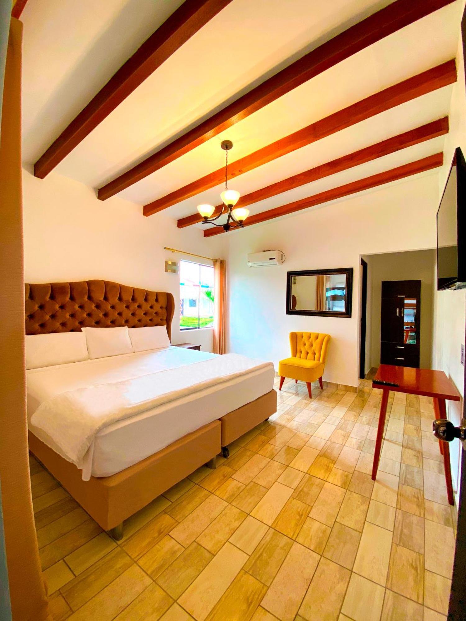Hotel Resort Thiago 上钦查 外观 照片